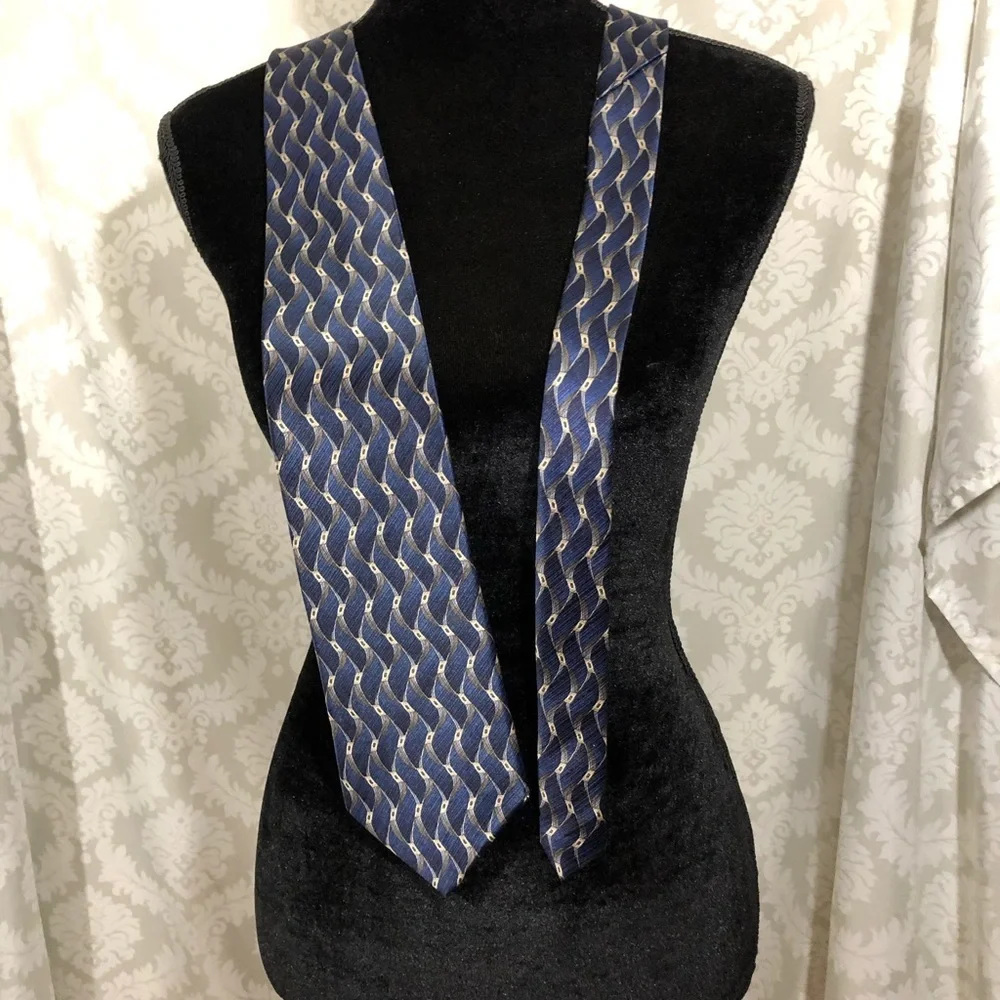 Vintage Geoffrey Beene Silk Tie
